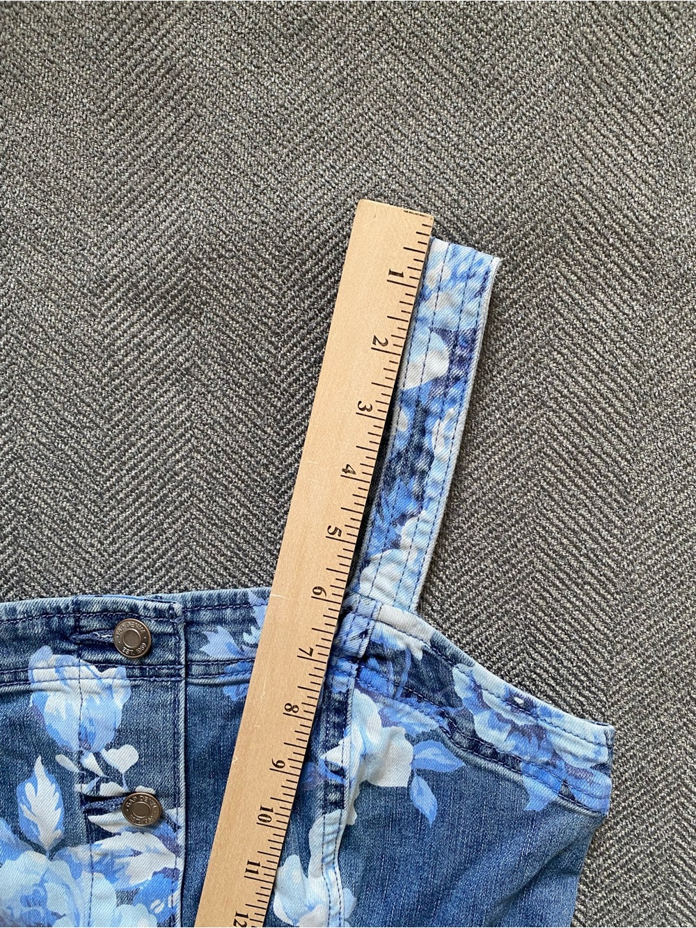 GAP Blue and White Floral Button-Front Denim Mini Dress - Picture 7 of 9